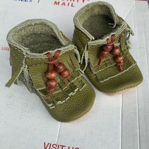 Duchess and fox trailblazer moccasin fringe bootie